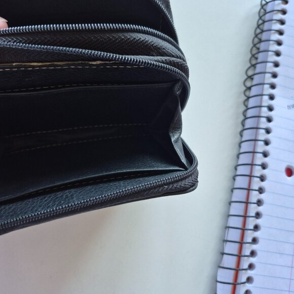 Soprano Leather Black Double Zippered Card Wallet - Picture 7 of 8